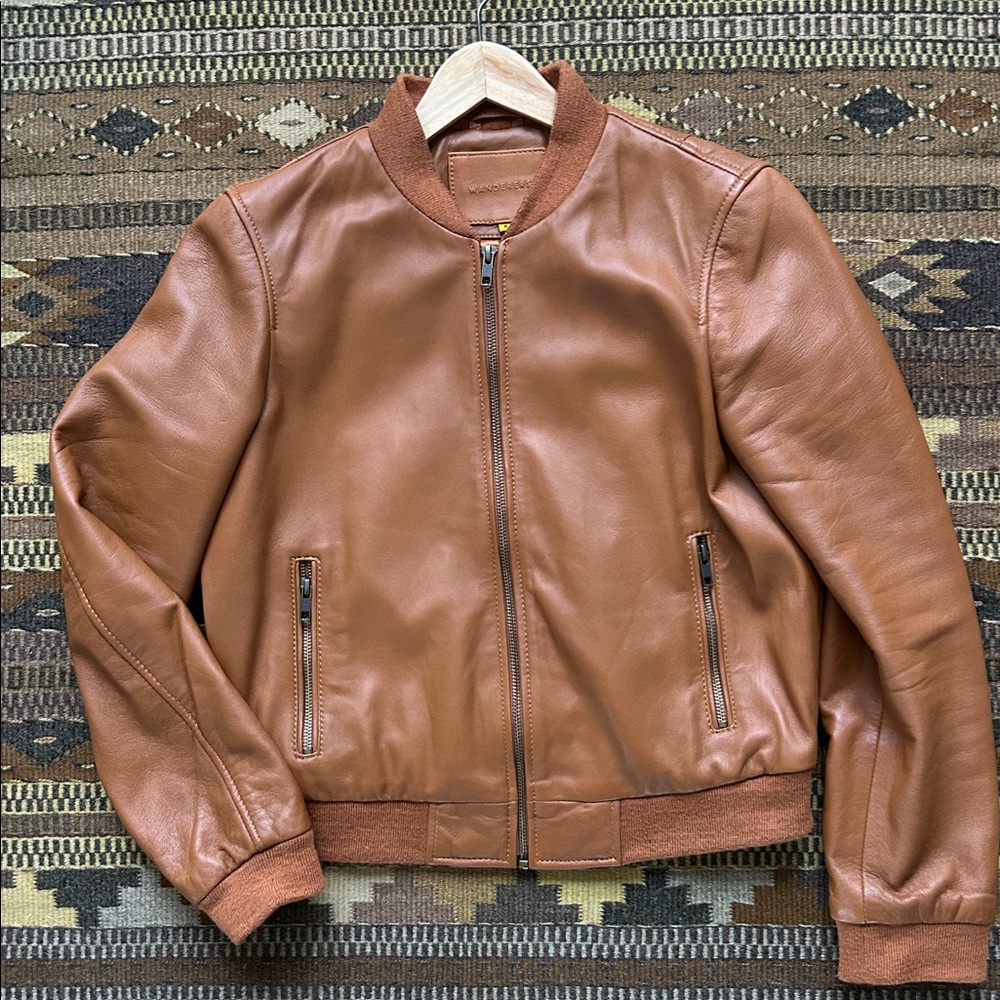 THE BOLZANO LEATHER BOMBER Women's size S Tan Wanderers Travel Company